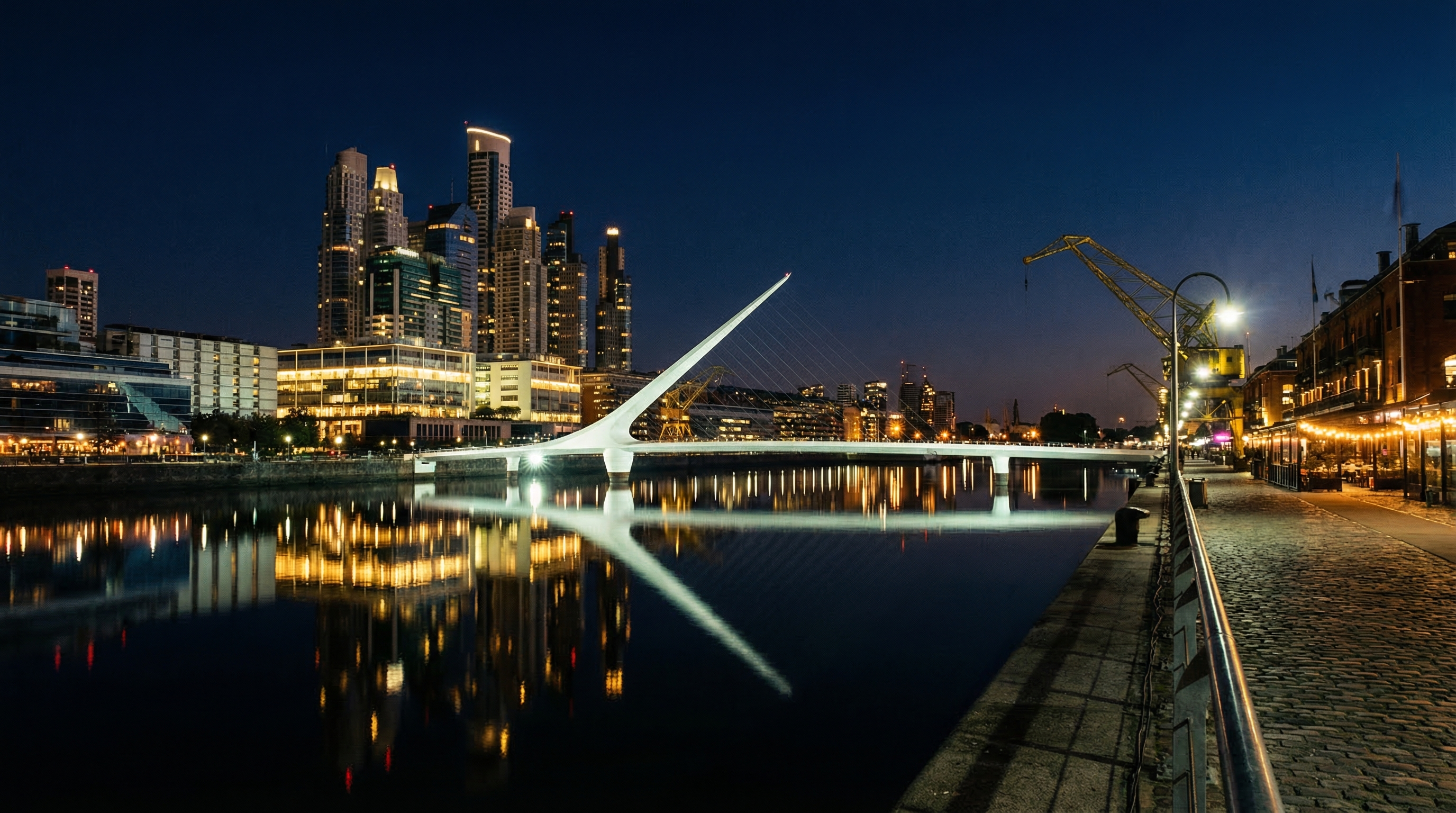 Puerto Madero de noche